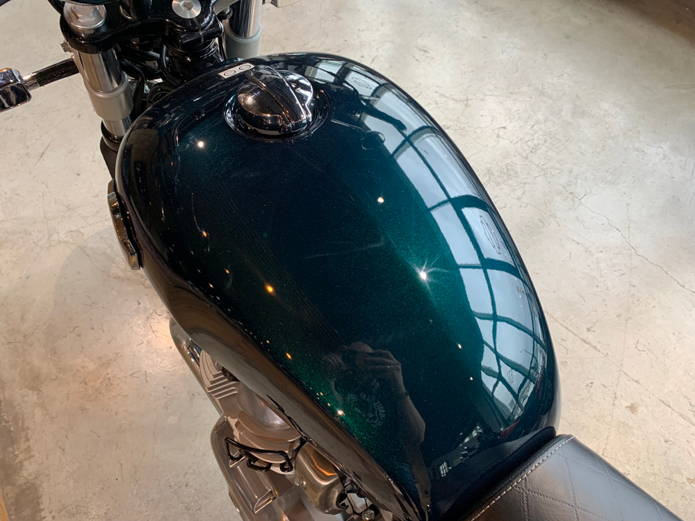 Royal Enfield Interceptor 650 Cali Green (Standard / Single tone)