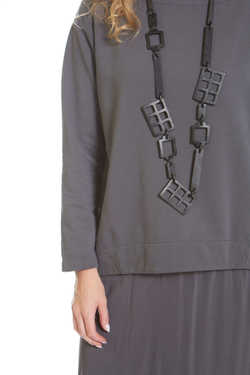 СВИТШОТ С АКЦЕНТНОЙ СПИНКОЙ