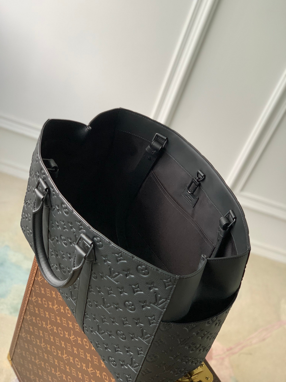 Louis Vuitton Sac Plat 24H Bag