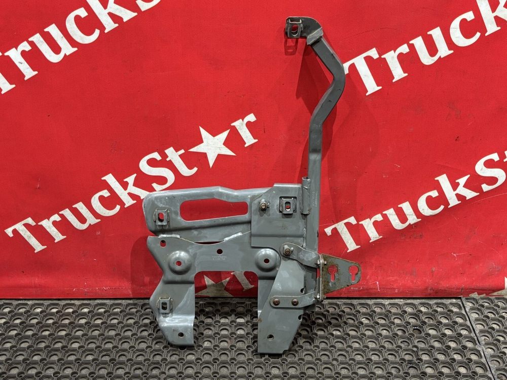 Кронштейн переднего бампера левый 2022г.