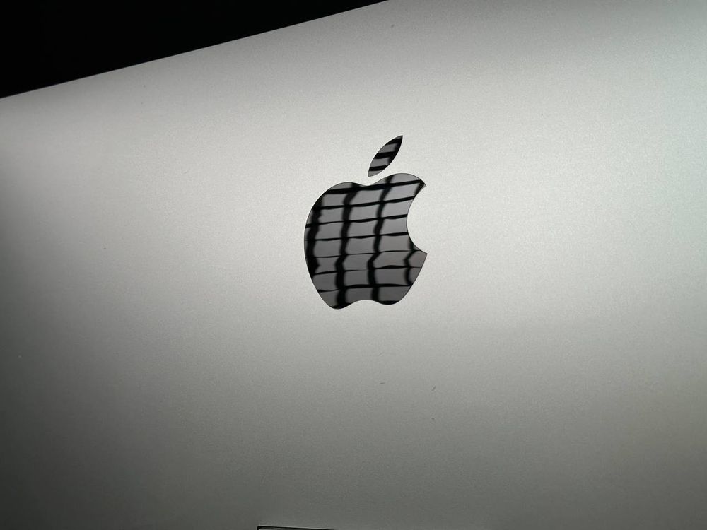 27" Моноблок Apple iMac 27 2014 (5120x2880, Intel Core i5-4690, RAM 8ГБ, SSD 128ГБ + HDD 1ТБ, AMD Radeon R9 M290X, MacOS)