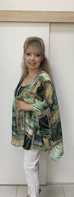 Воздушная туника-пончо оригинальной расцветки