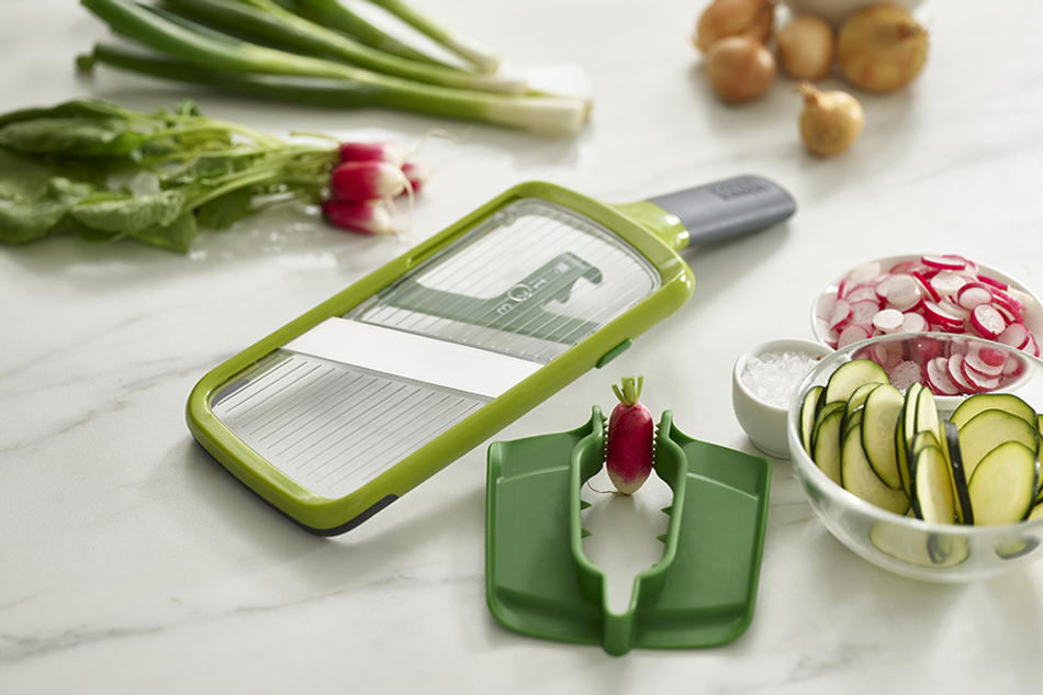 Терка с держателем для продуктов Mandoline зеленая, Joseph Joseph