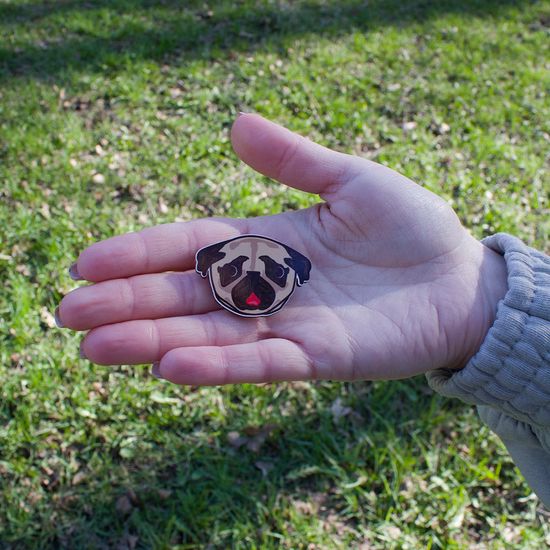 Значок деревянный (брошь) Мопс. Fire Pin