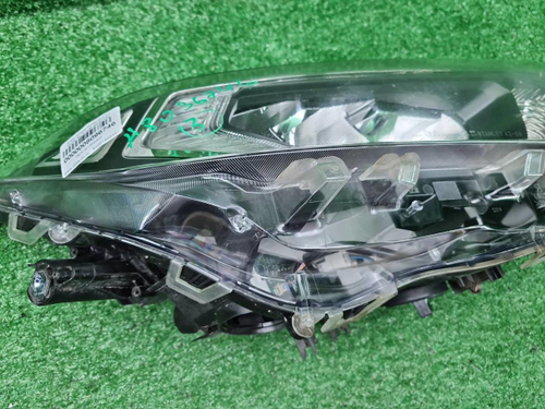 Фара правая Toyota RAV4 5 XA50 (2018-н.в.) LED