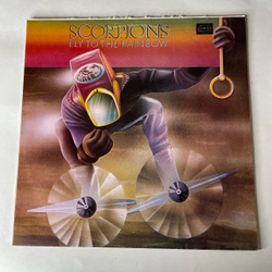 Винтажная виниловая пластинка LP Scorpions Fly To The Rainbow (Россия 1994)