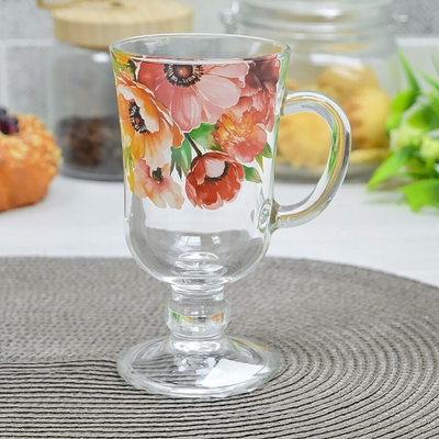 Кружка 200мл на ножке Цветы и ягодки