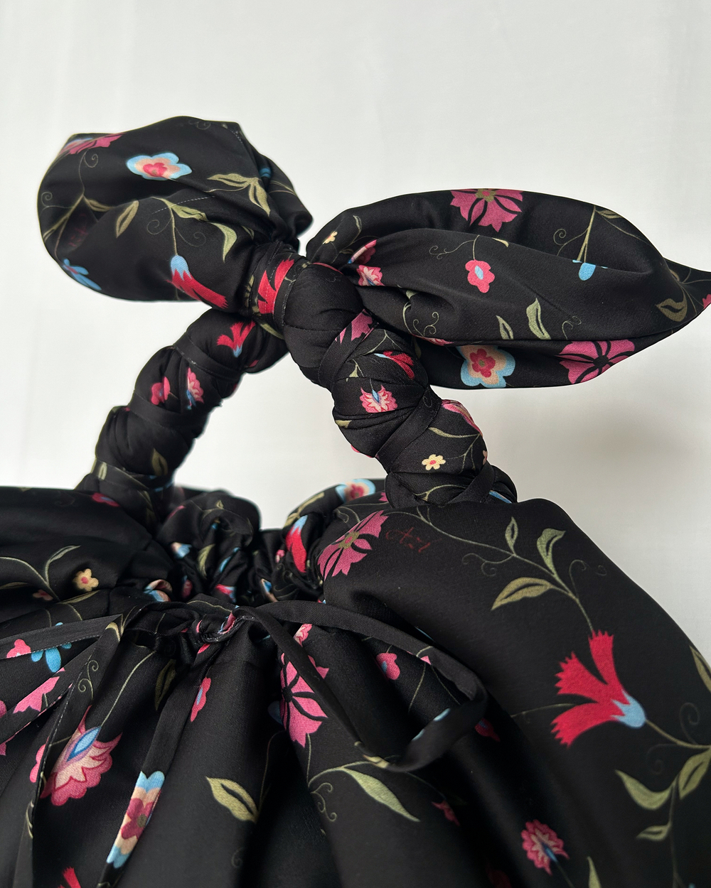 Сумка Bibi in Azi garden print черное