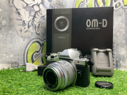 Olympus OM-D E-M10 Mark II + 14-42mm (6300 кадров)