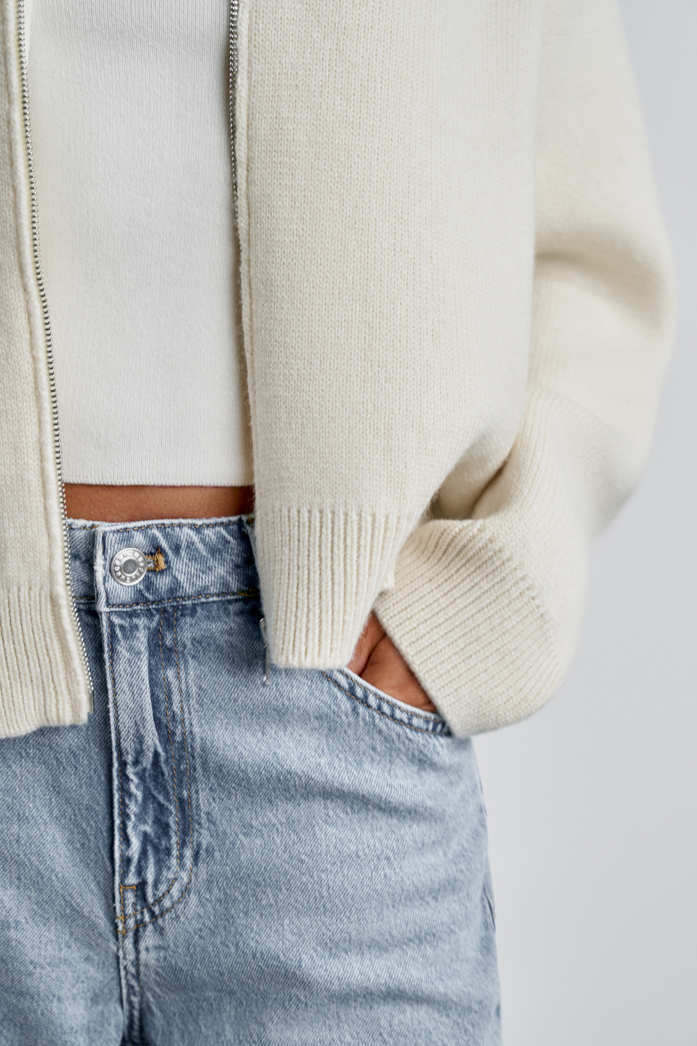 Бомбер DEEMA, молочный