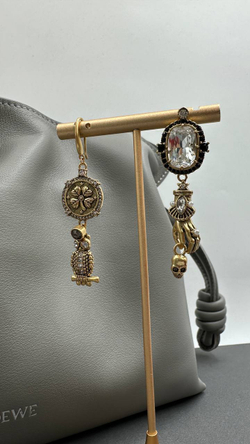 Серьги Alexander McQueen