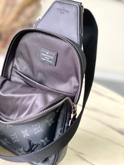 Louis Vuitton Avenue Slingbag PM