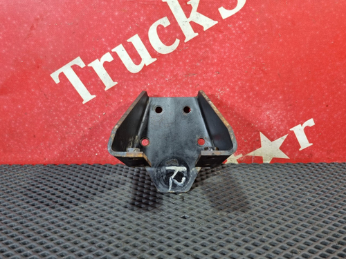 Кронштейн крыла заднего