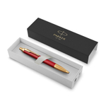 Подарочный набор: Шариковая ручка Parker IM Premium K318 Red GT, цвет чернил синий и красный недатированный ежедневник с золотым срезом