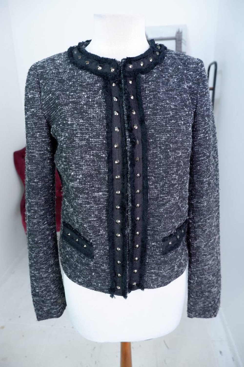 Жакет Ostin сдержанный, маркировка М, визуально 46 размер