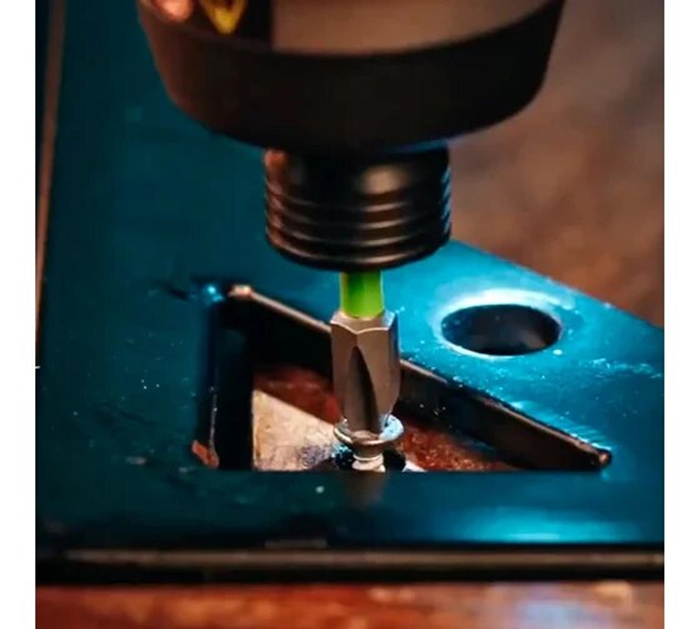 Набор GREENWORKS биты удар.головки торц.адаптеры,держатель магнит-ый (20 предметов) (2944007)