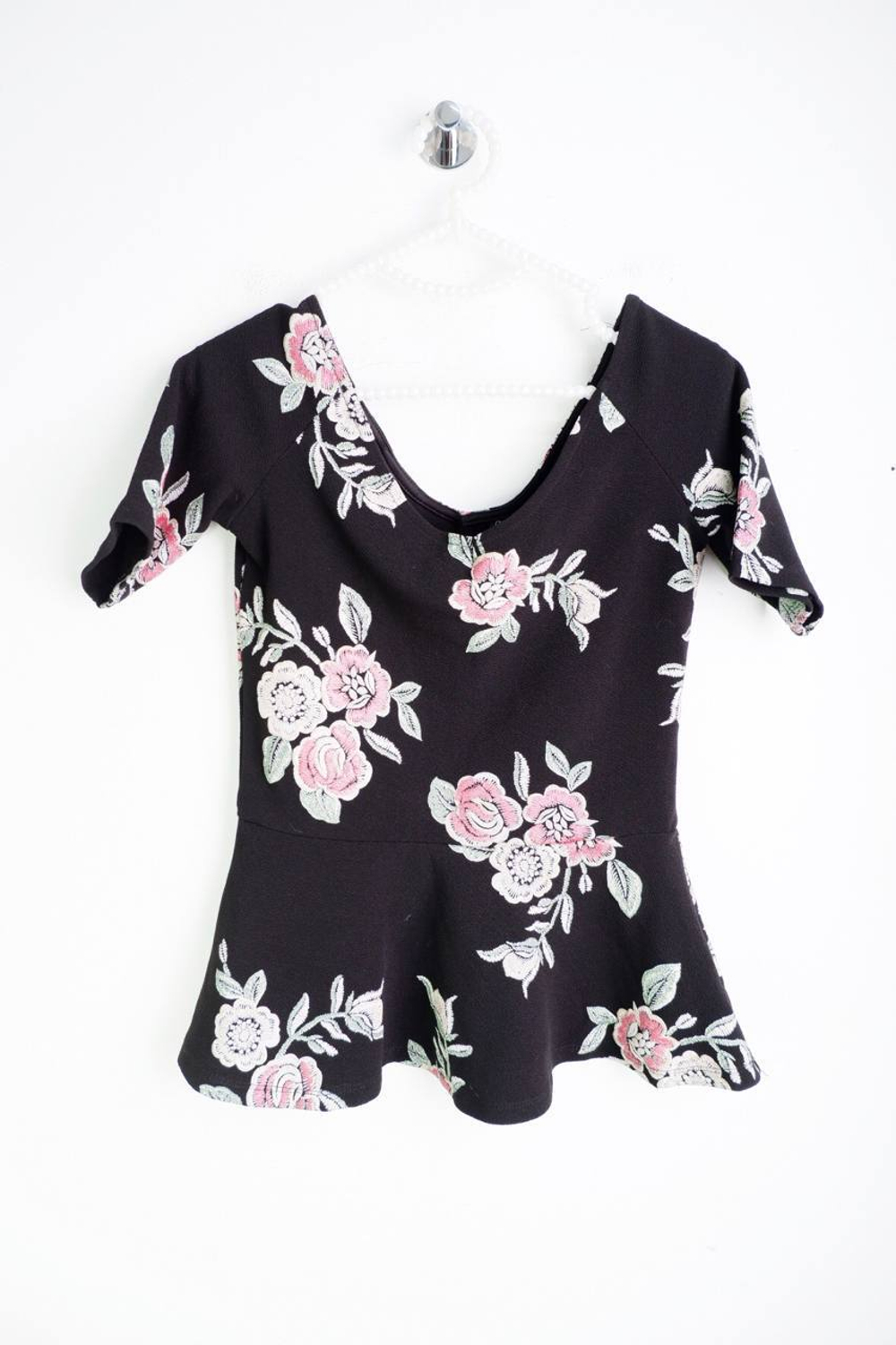 Блузка Concept Club с цветами, маркировка XS, визуально на 42 размер