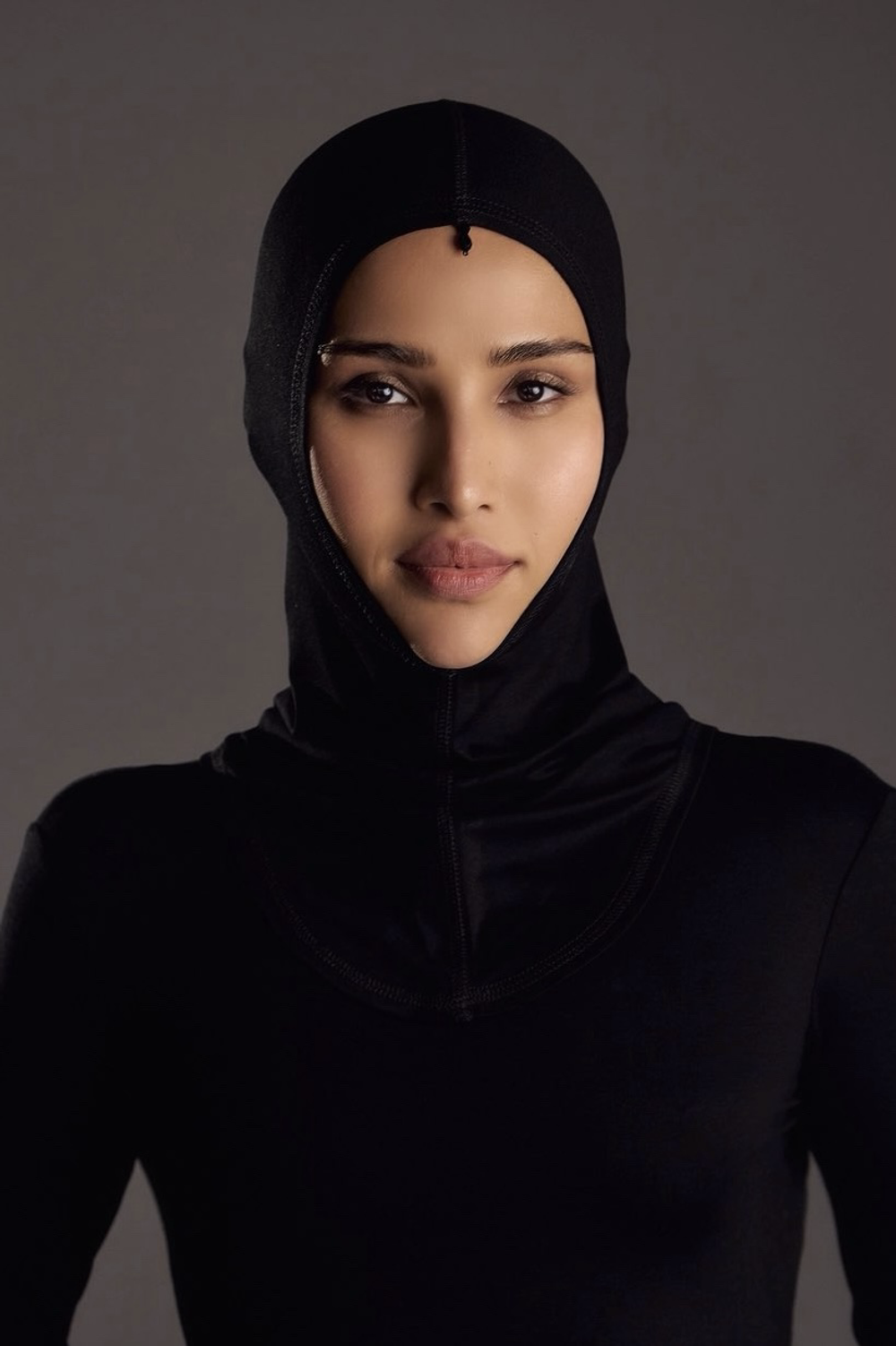 Балаклава с бусиной черная