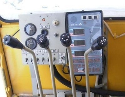 Щиток приборов для автокрана