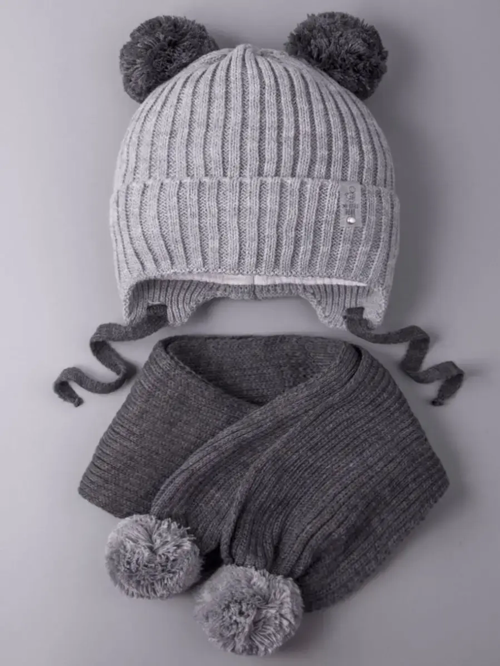 Шапка детская осенняя и шарф с ушками