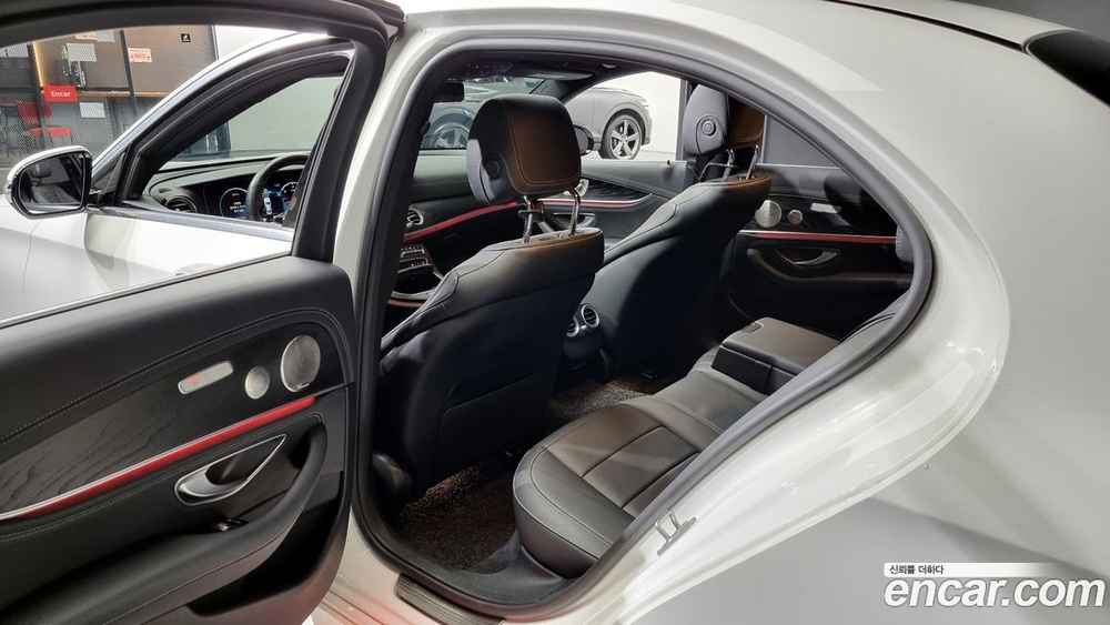 Mercedes-Benz E-Class W213 E220d 4MATIC AMG Line (04.2022)