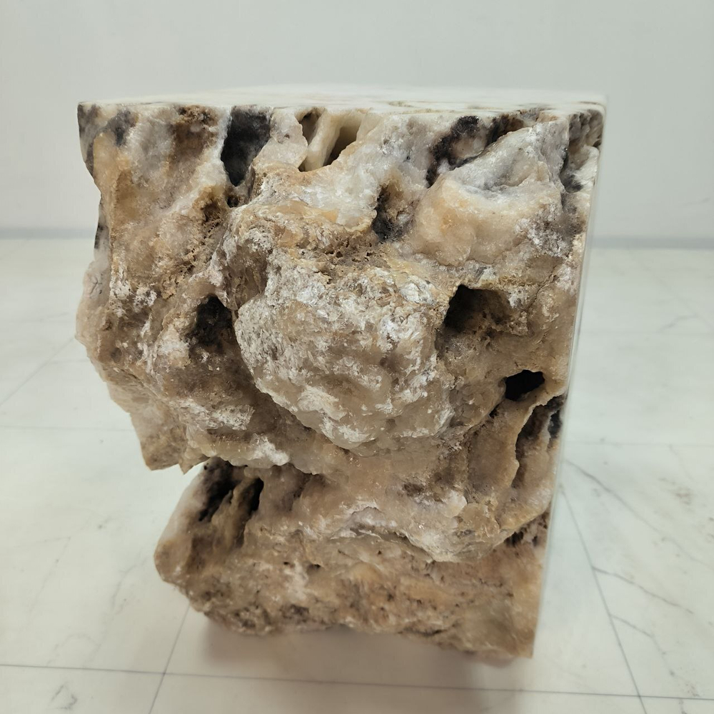 Стол из оникса 65582  (45*30*45) 0195