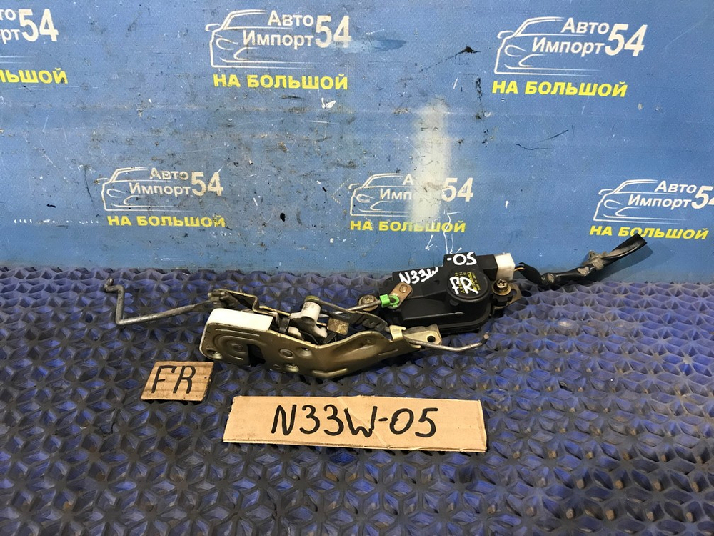 Замок двери передней правой MITSUBISHI CHARIOT 1995