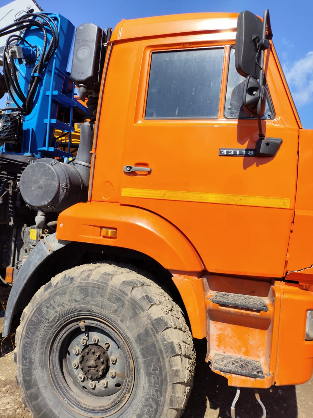 КамАЗ 43118 6x6 Бортовой с КМУ КМА-150-5 (Дизельный, 11,8 л, 300 л.с., МТ)