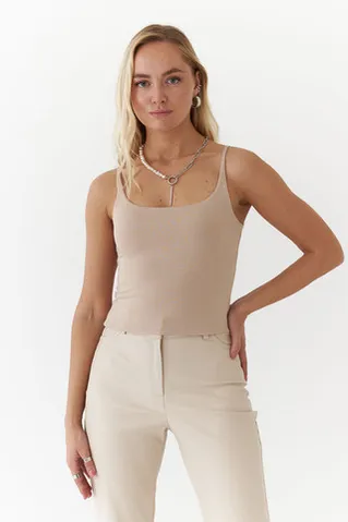 Майка на бретелях  из бамбука цвета беж