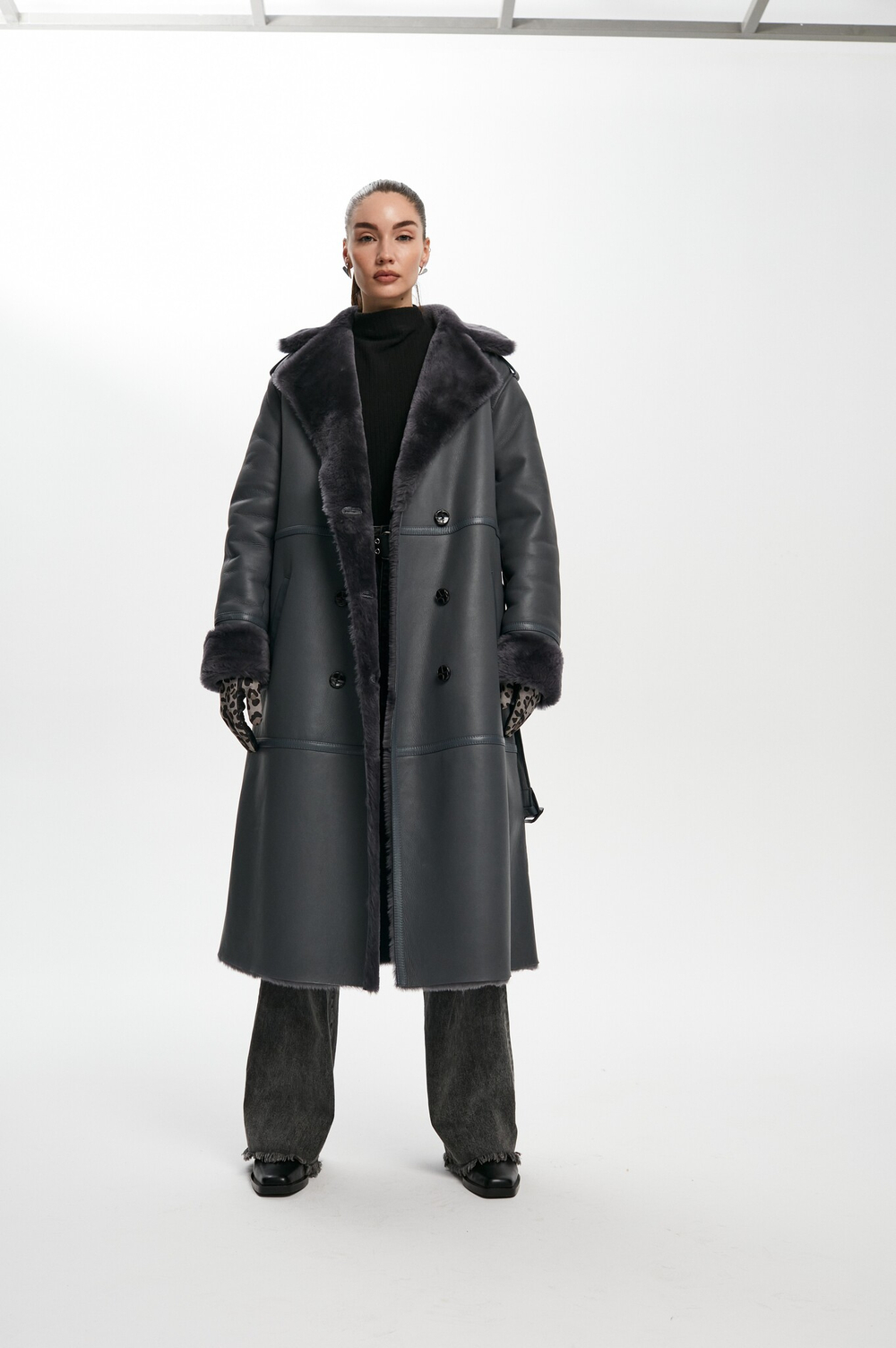 Дубленка-пальто серая