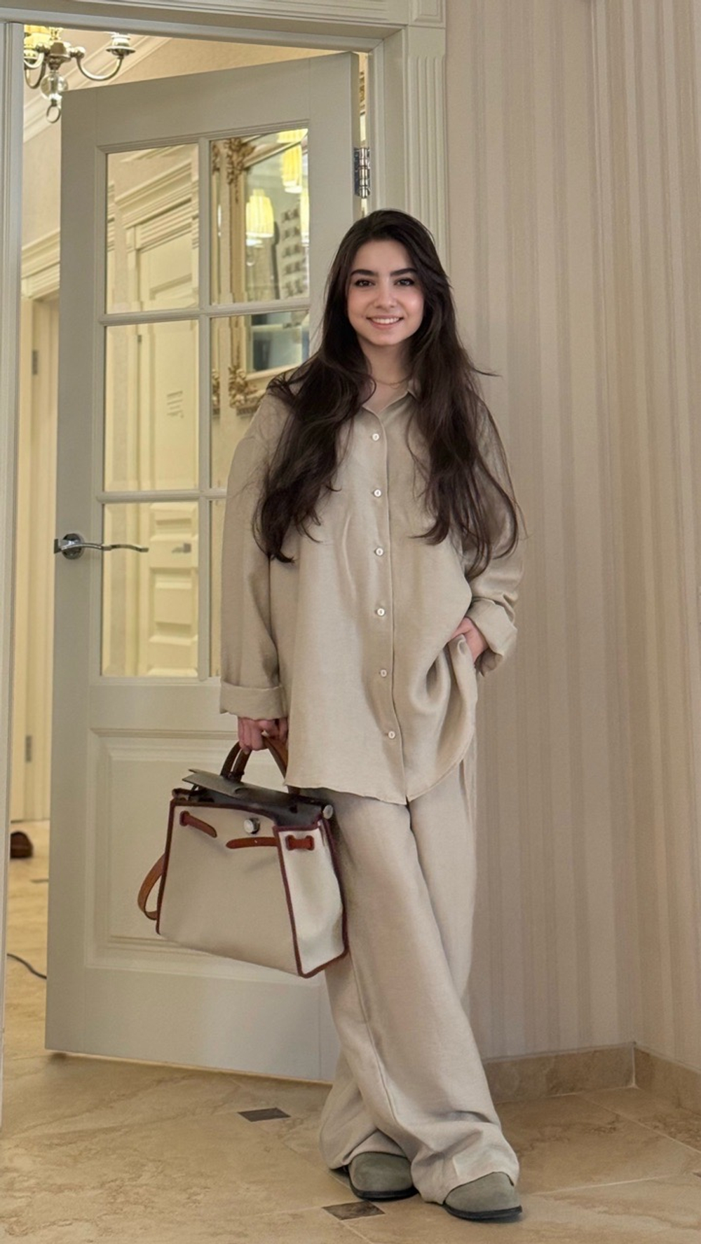 Льняной костюм с брюками