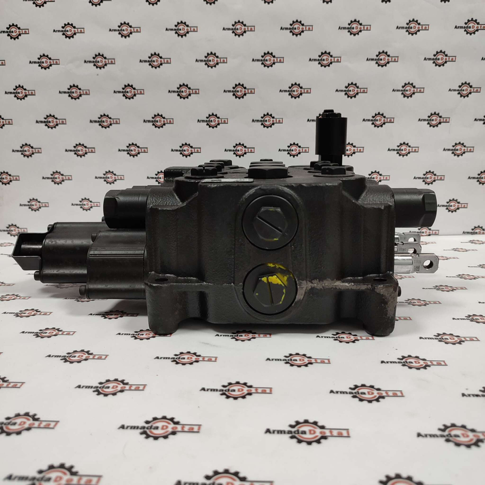 Распределитель фронтального ковша 3-х секционный jcb 3cx 4cx | 25/222579 | JCB