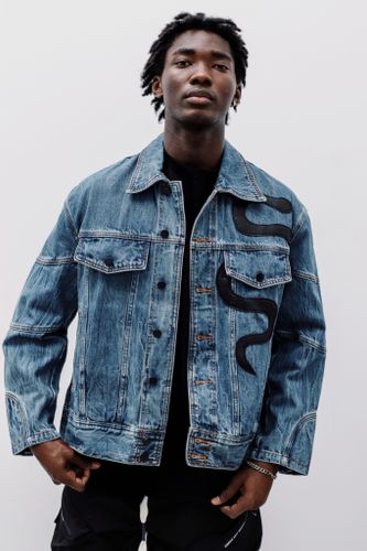 Джинсовая куртка V-RO