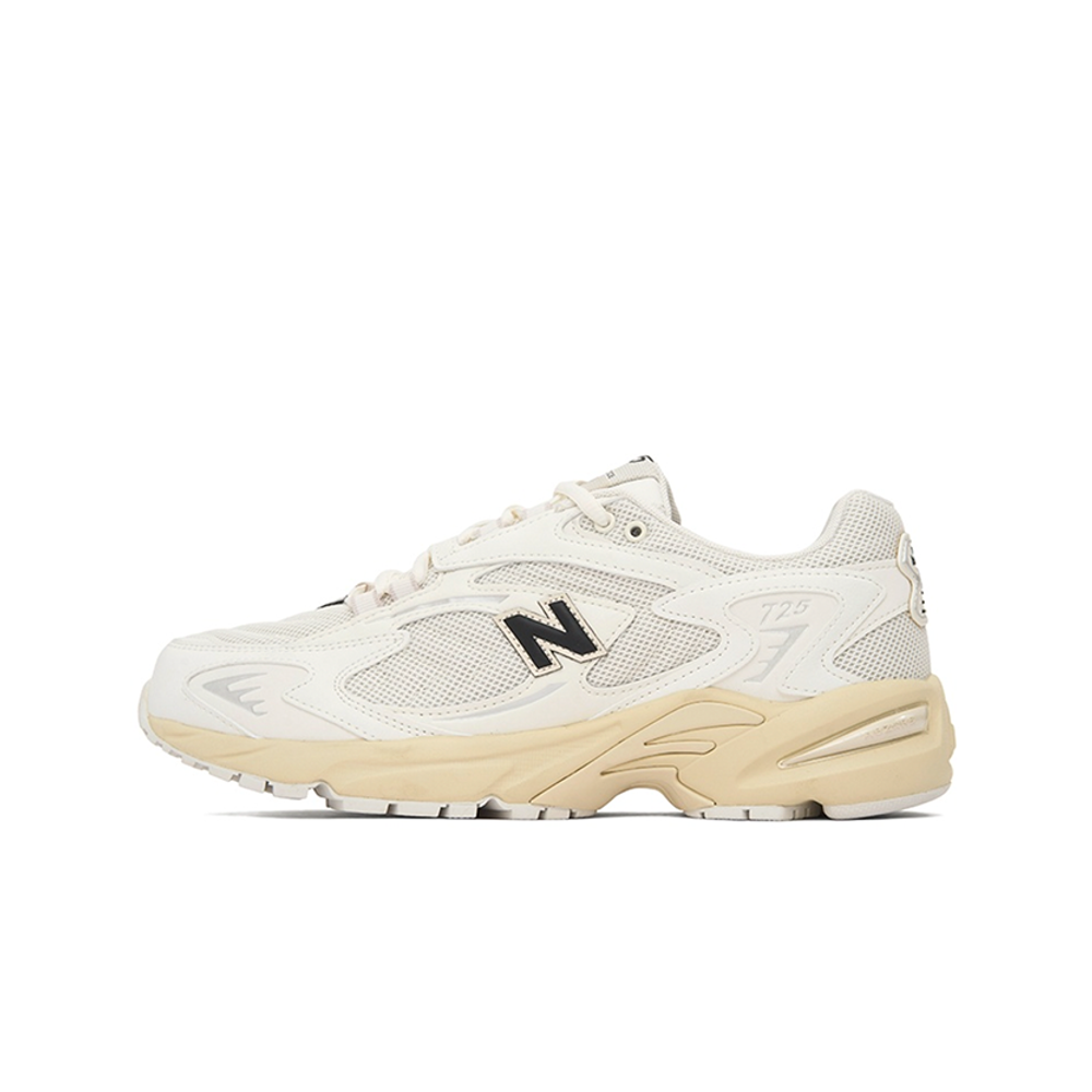 alt="New Balance 725v1 Sea Salt Phantom Bone ML725CA бежево-серые ретро-кроссовки вид сбоку на белом фоне"