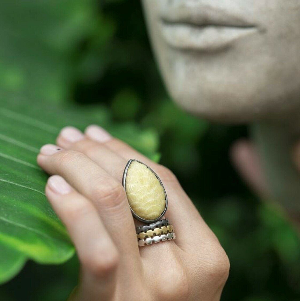 Кольцо "Коктейльное", серебро 925, натуральный янтарь