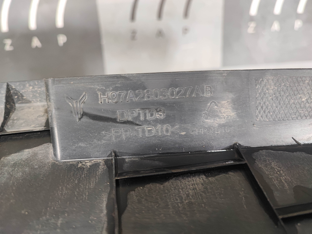 Дефлектор радиатора Voyah Free 21-нв Б/У Оригинал H97A2803027AB