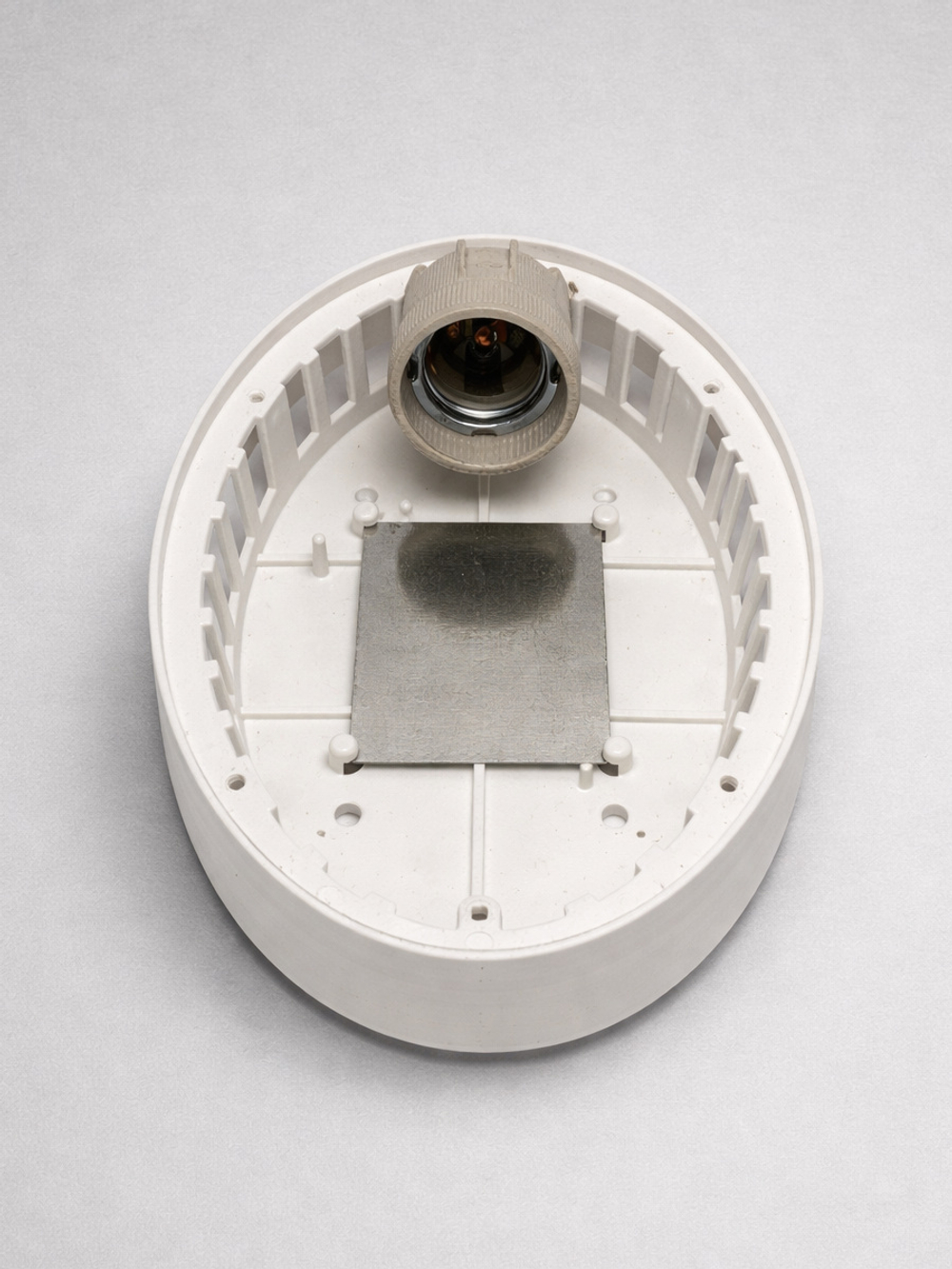 Компактный ударопрочный светильник шкафов и гардеробных E27 (Поликарбонат)