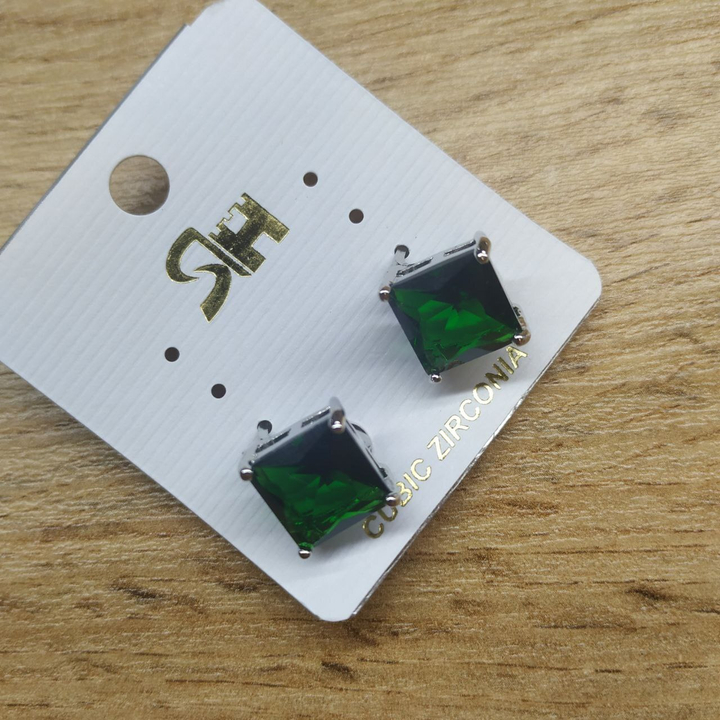 Серьги на англ.заст. Cubic Zirconia форма ромб средний цвет зеленый металл серебристый