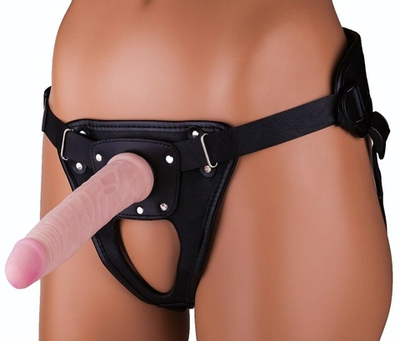 Телесный ультра реалистичный страпон с регулируемыми трусиками - 16,5 см. (Цвет: телесный с черным)