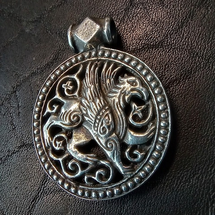 Подвеска. Грифон