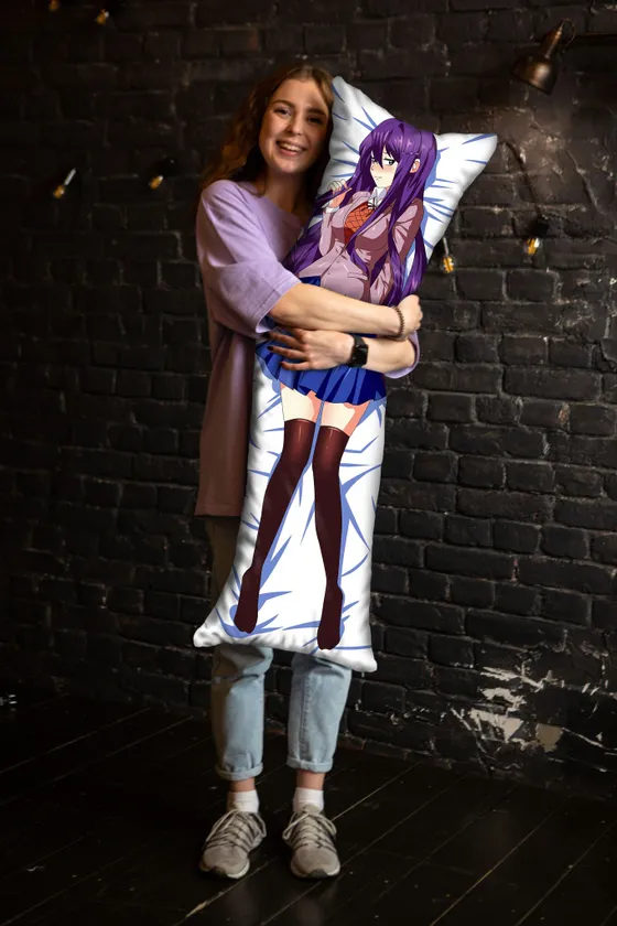 Дакимакура Юри