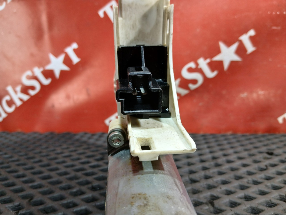 Моторчик стеклоподъемника правого