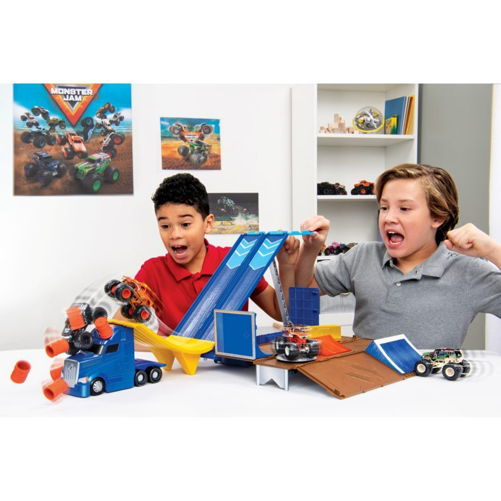 Spin Master Monster Jam - Грузовик-трансформер Transporter 2 в 1 + супер кроссовки El Toro Loco в масштабе 1:64 6058258