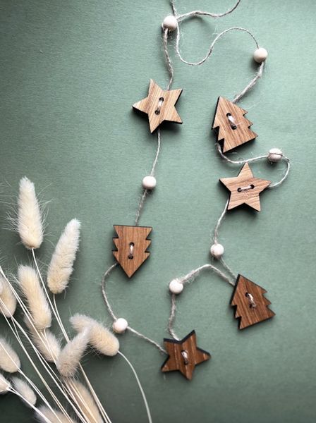 Деревянная гирлянда 