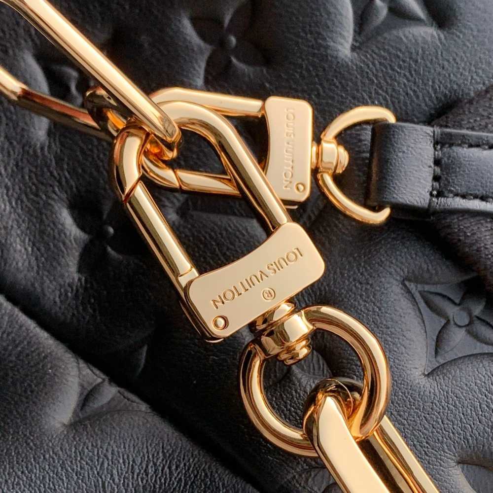 Louis Vuitton Coussin Hobo MM