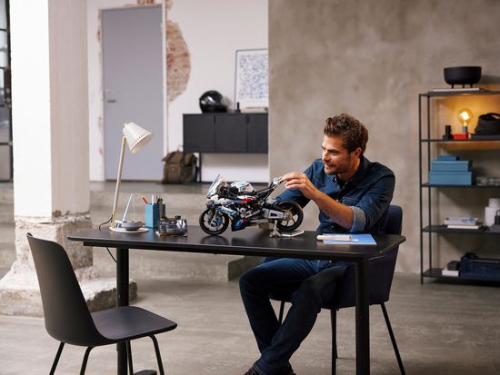 LEGO Technic 42130 BMW M 1000 RR