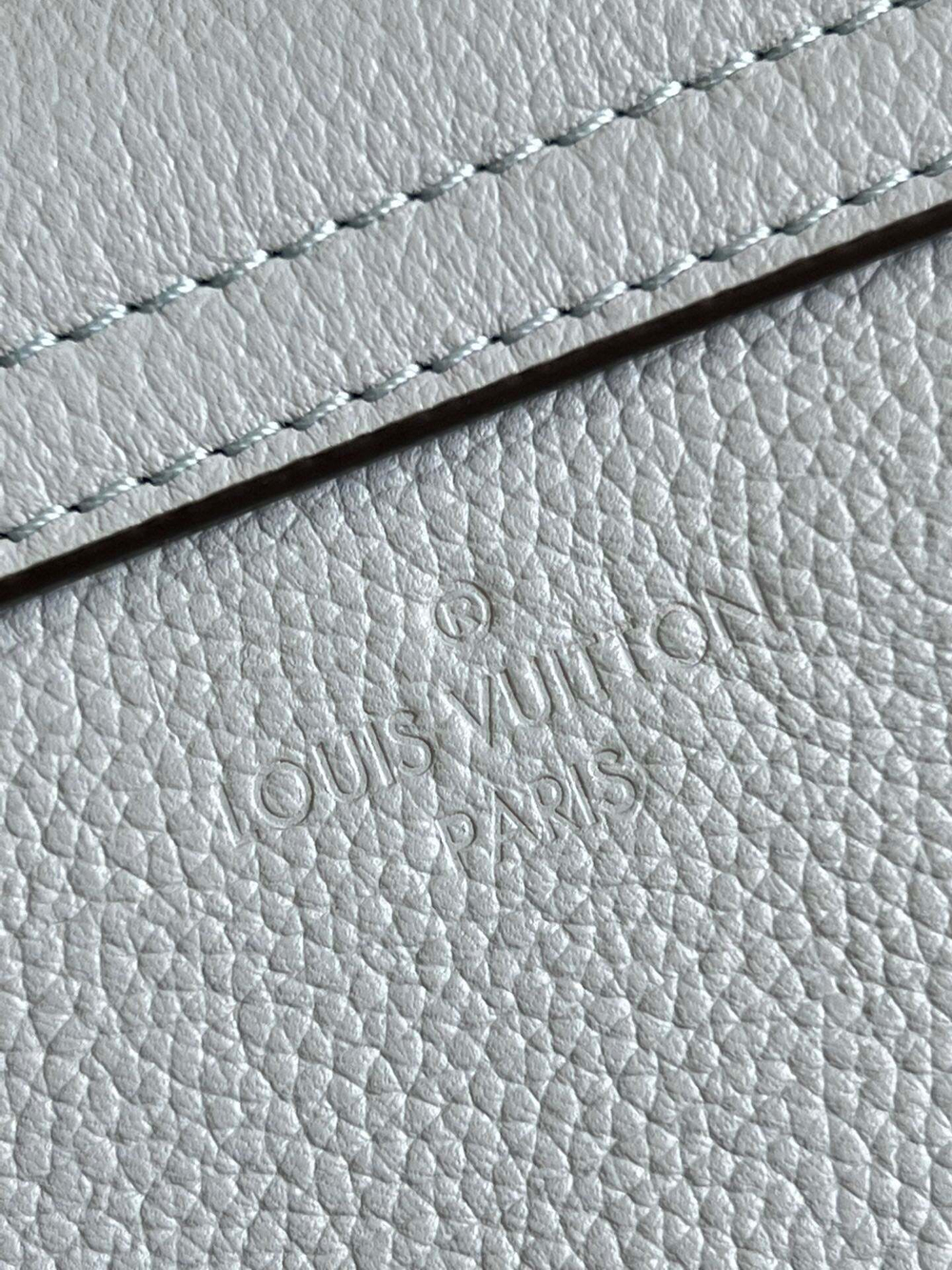 Louis Vuitton Lockme Tender