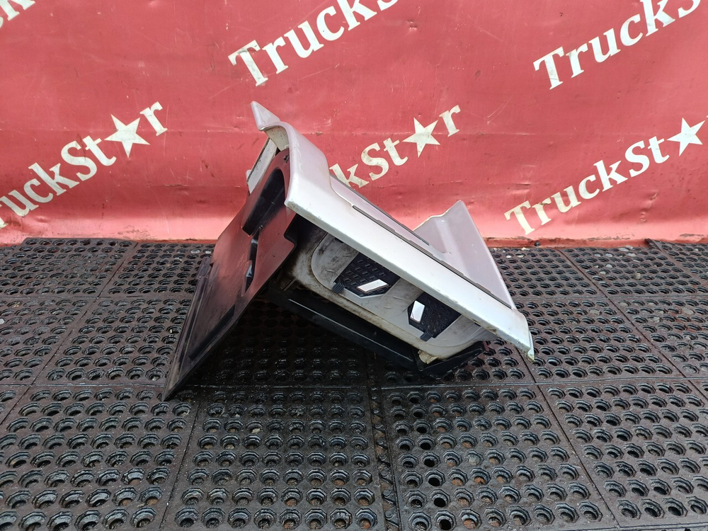 Корпус подножек правый 2023г.