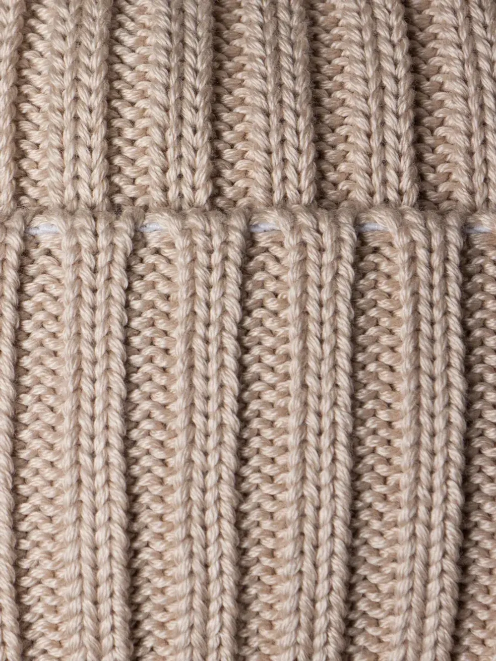 Шапка вязаная с ушками женская на осень