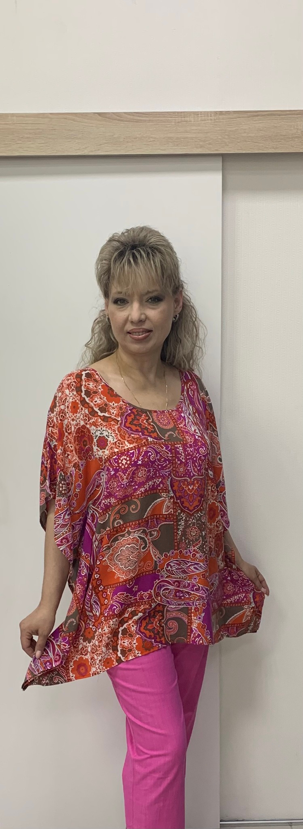 Пончо-туника яркой оранжевой расцветки